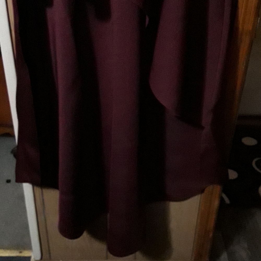 Brand new diagonal cut blouse with long trail - Picture 3 of 8